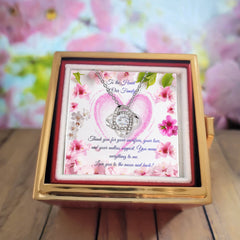 Family's Heart - Love Knot Necklace with Rotating Rose Gift Box (for Mom)